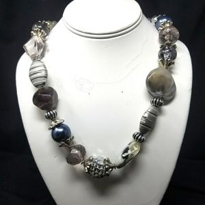 SILVER TONE & GRAY ACRYLIC BEADS FASHION NECKLACE